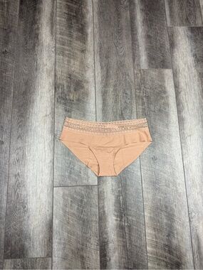 Victoria's Secret Nude‎ Lace-Waist Hiphugger Panty
